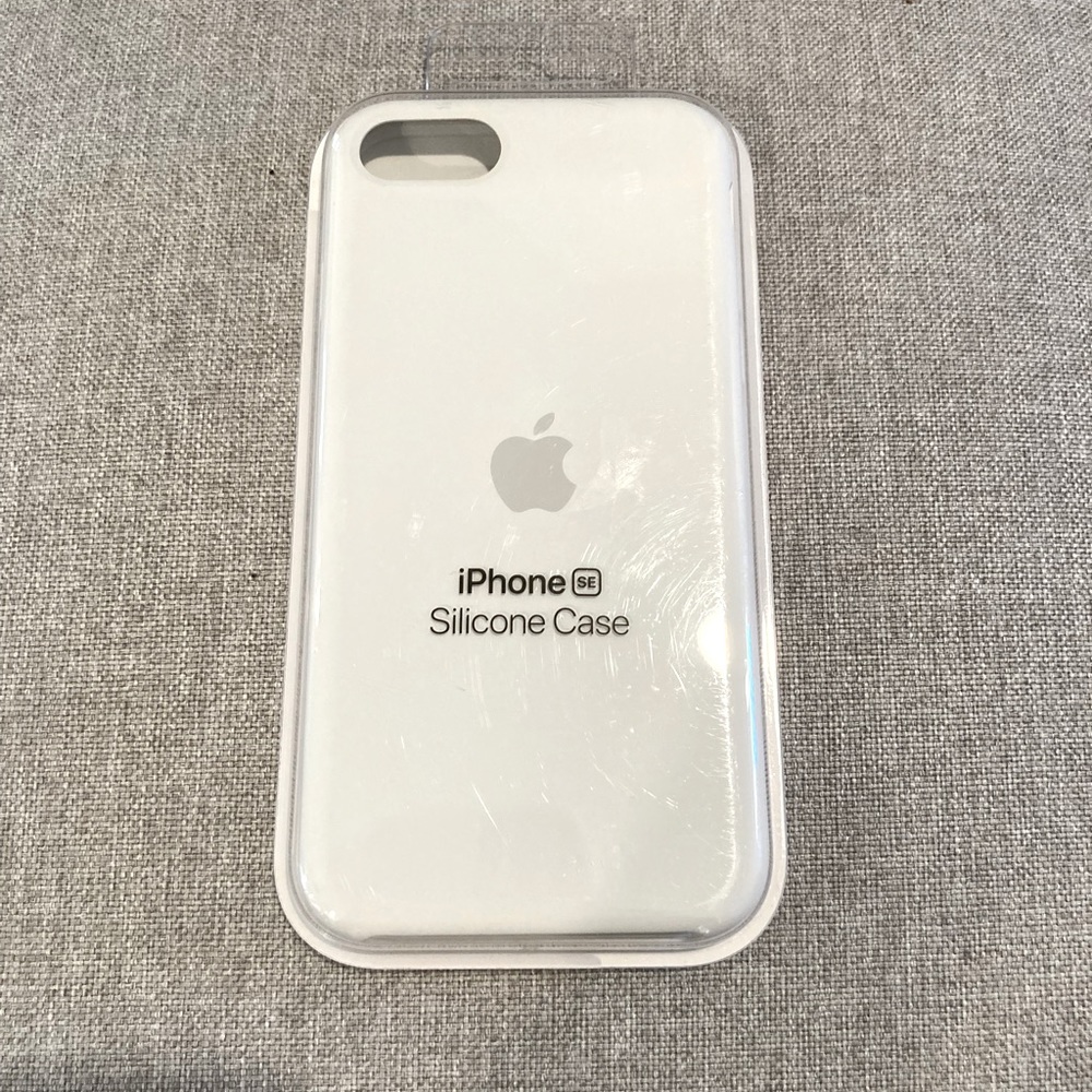 White silicone case for iPhone SE